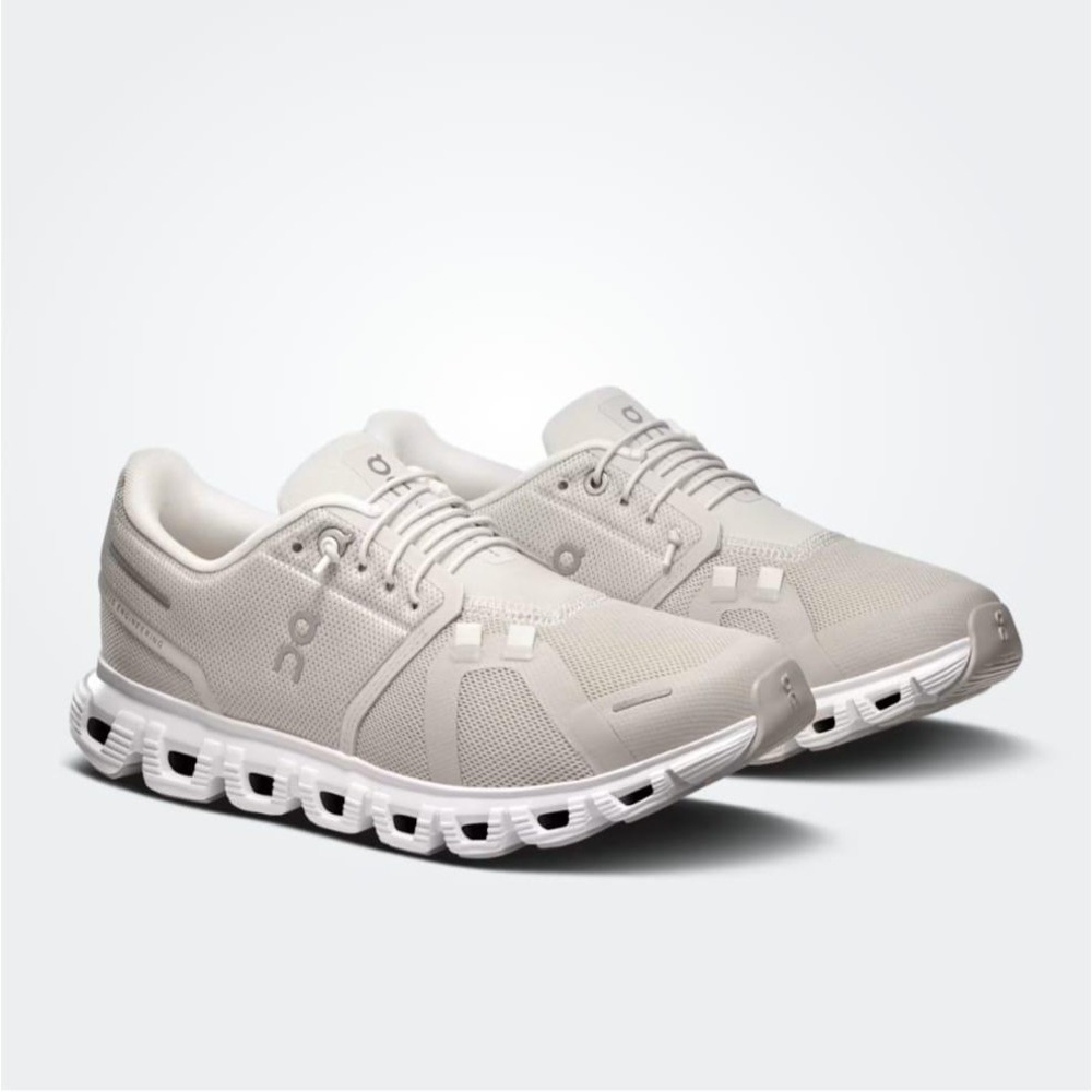 On Cloud 5 Womens Running Shoes Pearl White 59.98773 Size 8